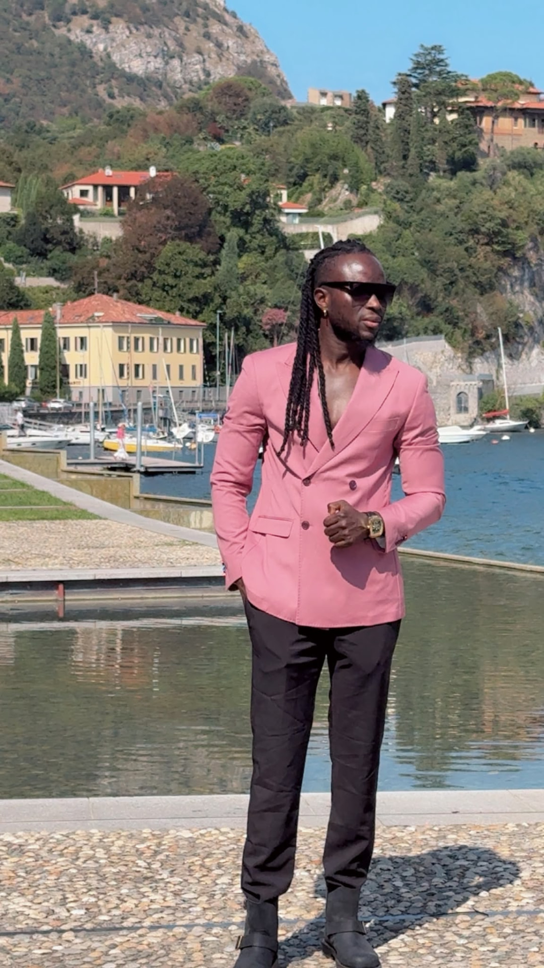 Laye Rose sul lago a Lecco